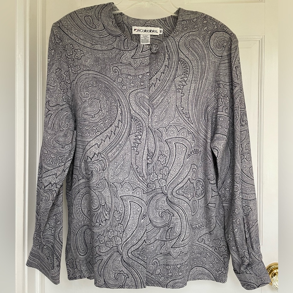 Lovely, gray swirls pattern, blouse, rayon and wool size 16 by JH collectibles